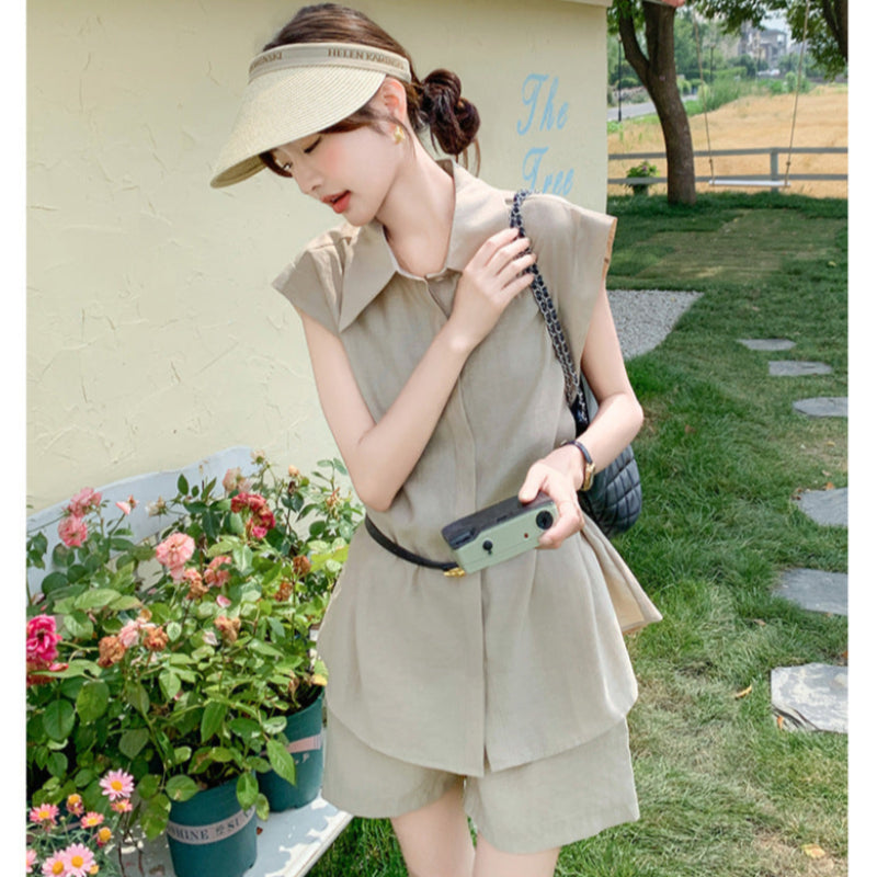 ノースリーブシャツ×ショートパンツセットアップ