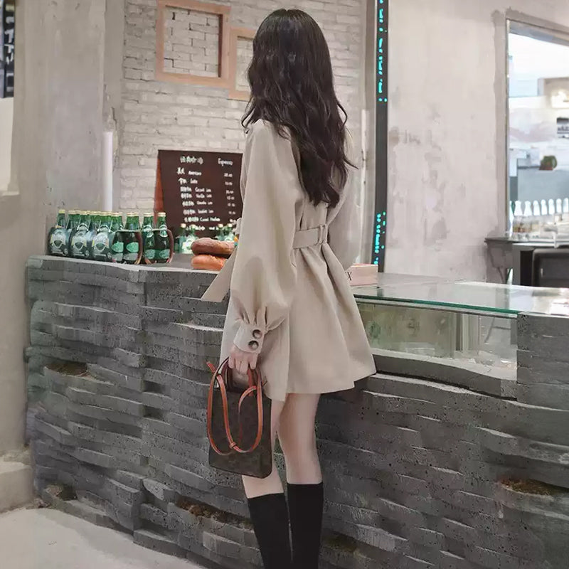 ミディ丈トレンチコート