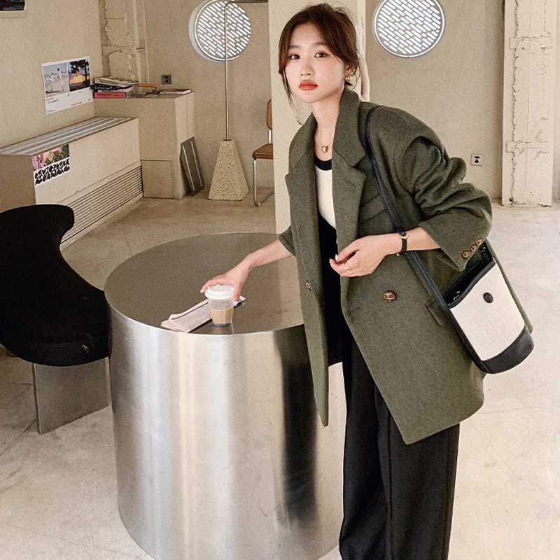 ワイドラペルオーバーコート