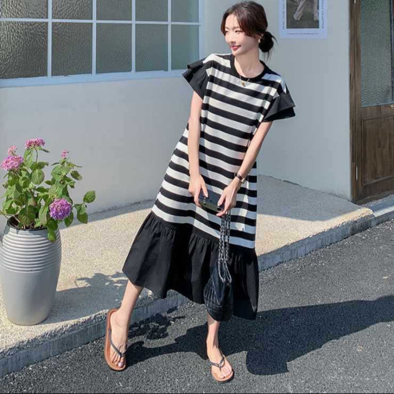 ボーダー切り替えフレンチスリーブワンピース