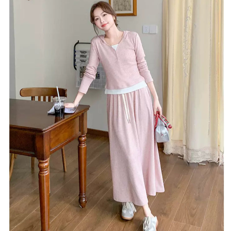 スウェットパーカー×スカートセットアップ