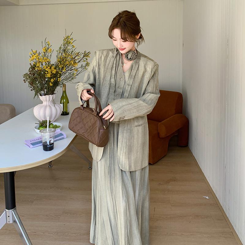 スマッジカラースリーピーススカートスーツ