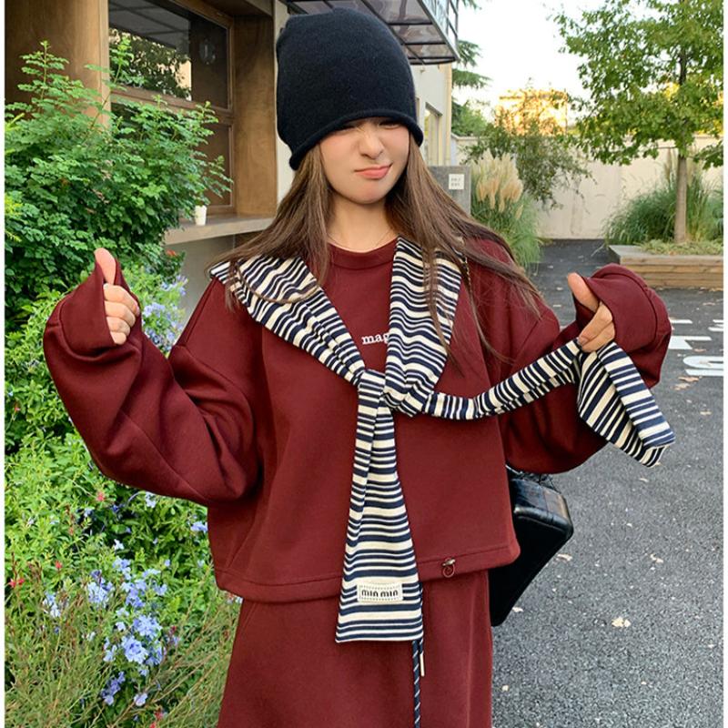 マフラーキャップ×ロゴトレーナー×スカート3点セット(2colors)