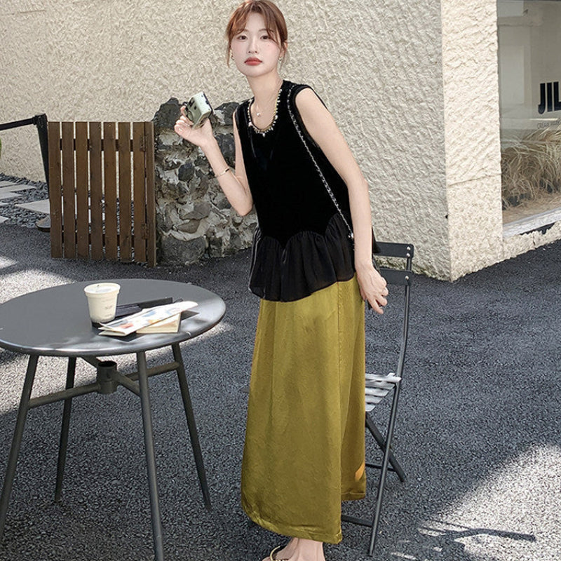 ペプラムトップス×サテンスカート
