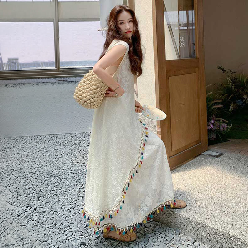 アシンメトリーワンピース×カラフルタッセルスカート