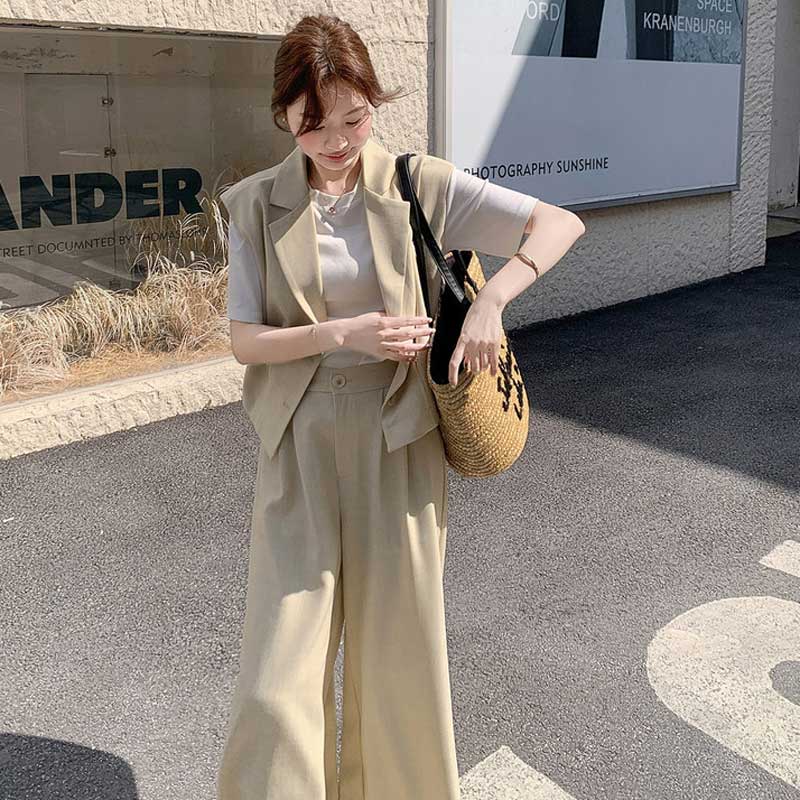 テーラードベスト×ワイドパンツ