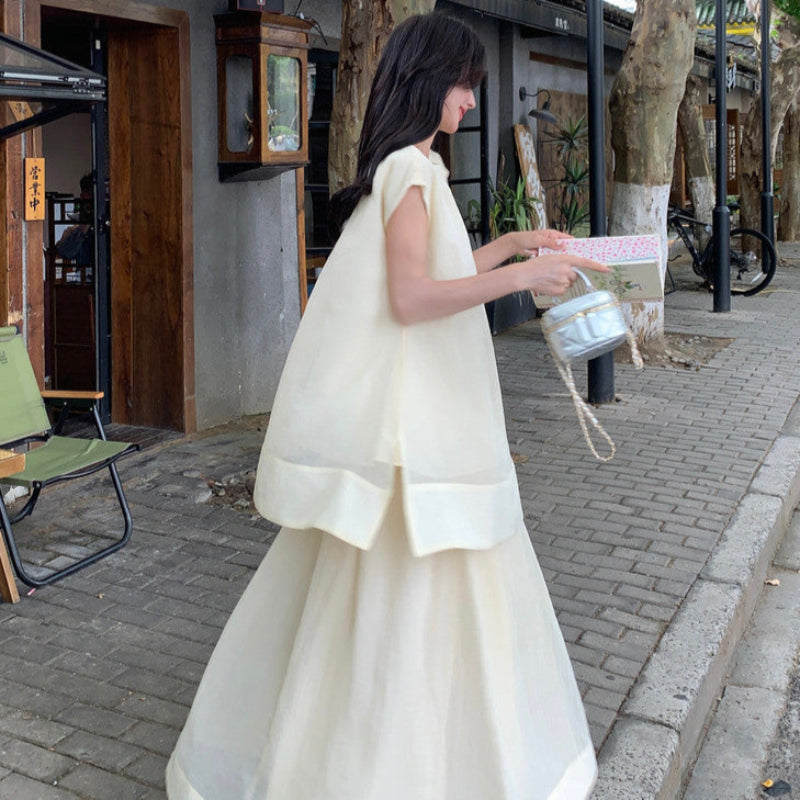 ノースリーブカットソー×ロングスカートスーツ