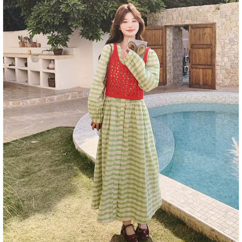 レースベスト×グリーンチェックワンピース