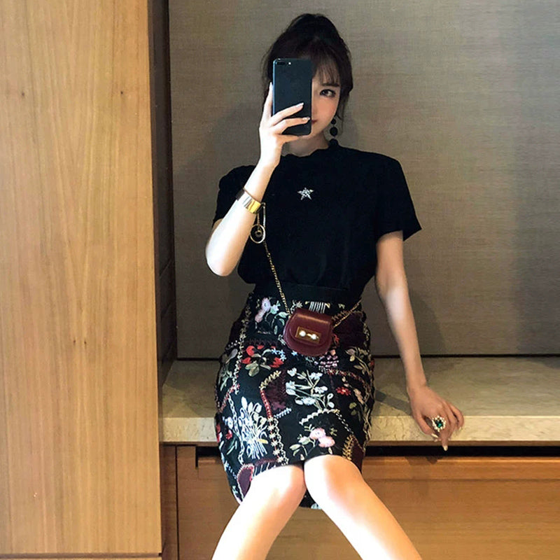 ワンポイントTシャツ×フラワープリントタイトスカートセット
