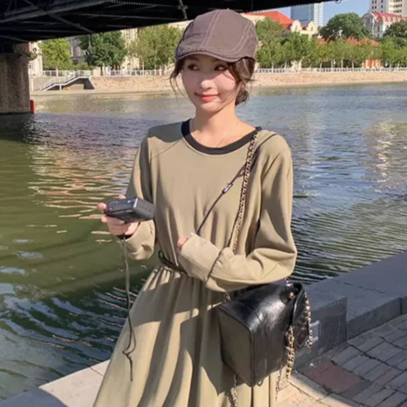カーキーグリーンデザインワンピース