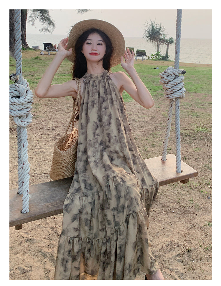 ホルターネックフラワーワンピース