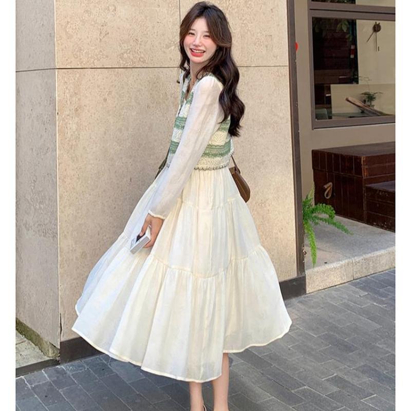 グリーンボーダーカーディガン×キャミソールワンピース