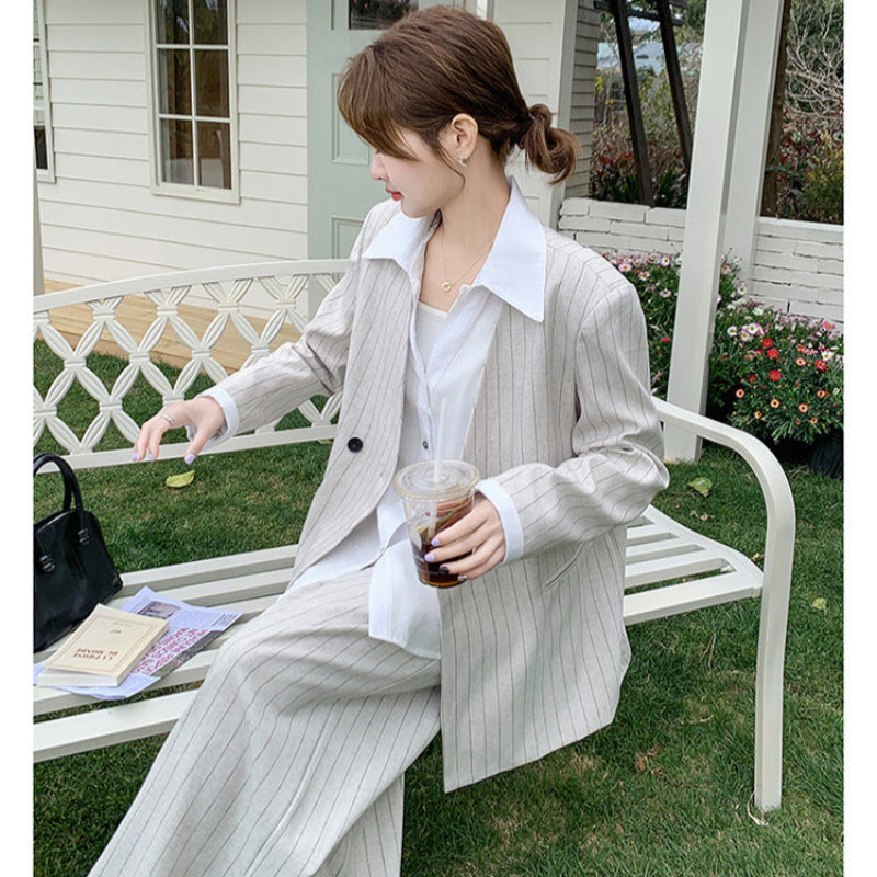 ストライプジャケット×ワイドレッグパンツスーツ