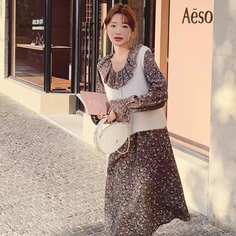 ノーカラーベスト×レトロフラワーワンピース