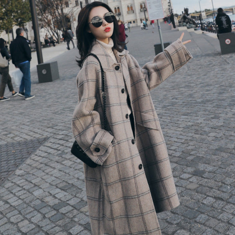 モードチェックミドル丈コート