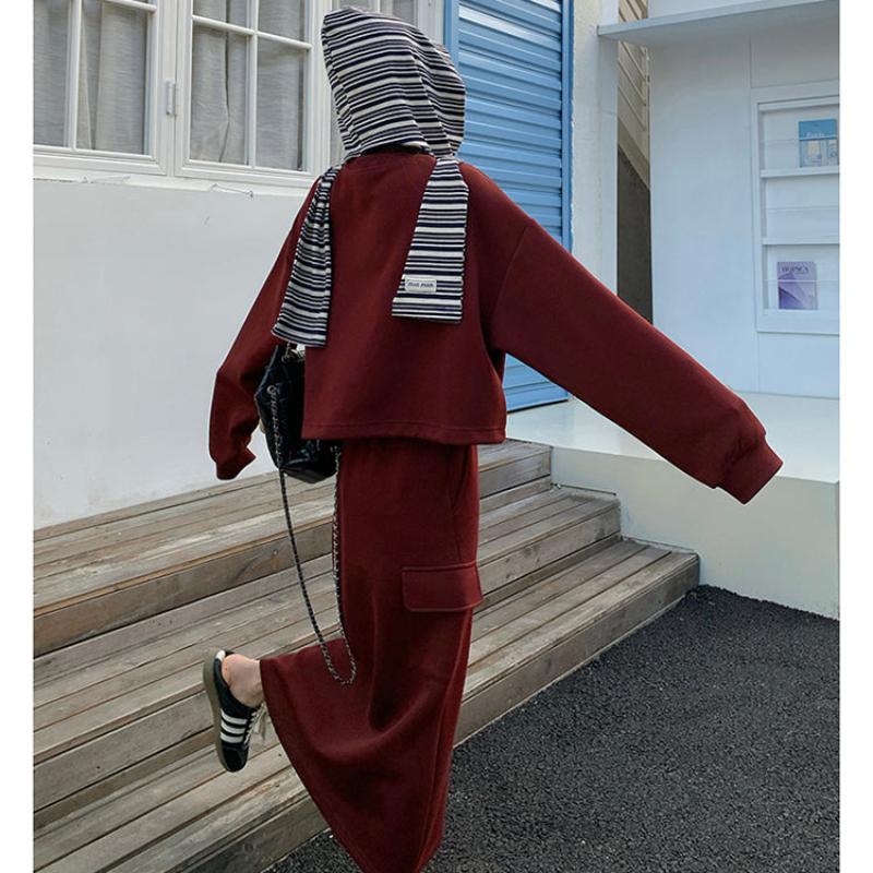 マフラーキャップ×ロゴトレーナー×スカート3点セット(2colors)