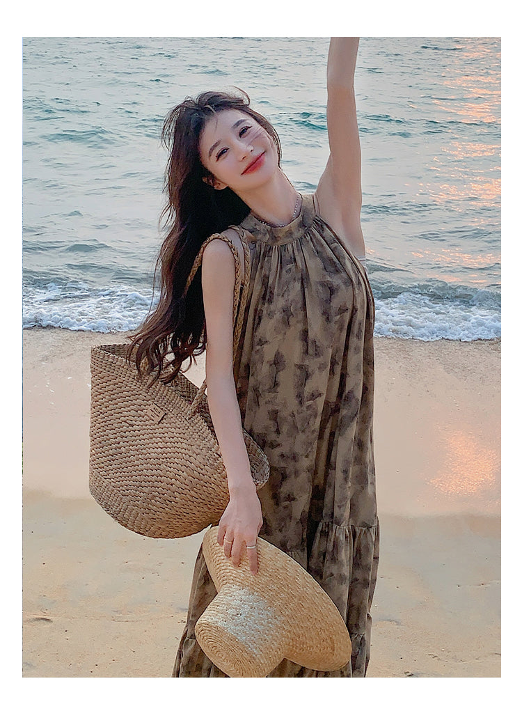 ホルターネックフラワーワンピース