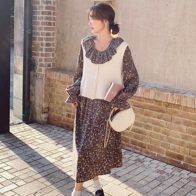 ノーカラーベスト×レトロフラワーワンピース