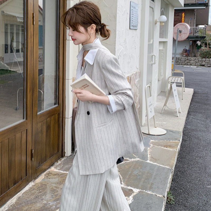 ストライプジャケット×ワイドレッグパンツスーツ