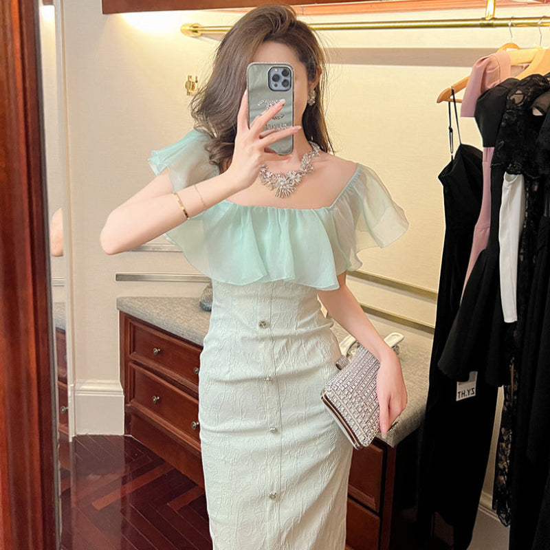 フリルネックフラワーエンボスドレス