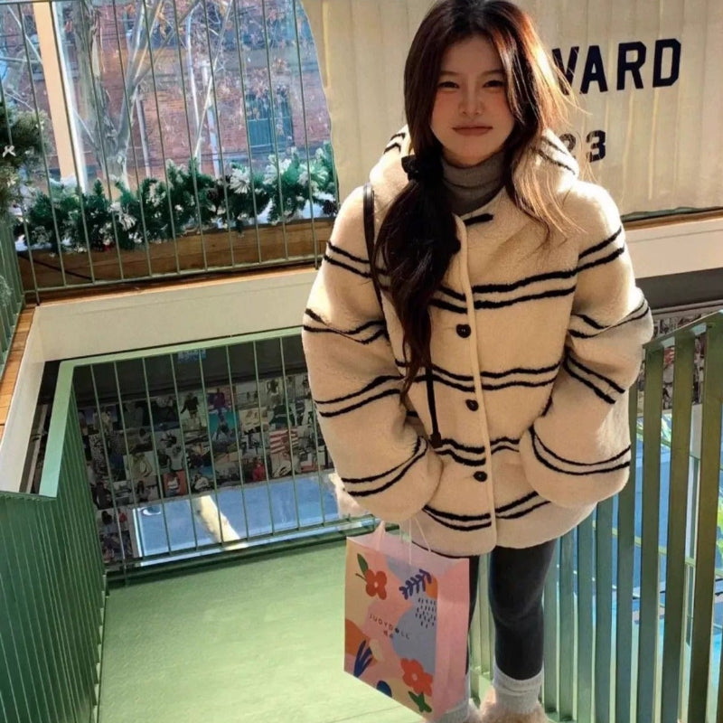 フード付きボーダーボアハーフコート