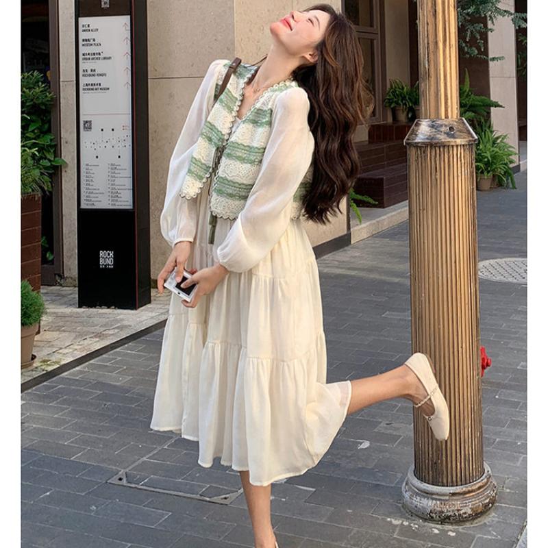 グリーンボーダーカーディガン×キャミソールワンピース