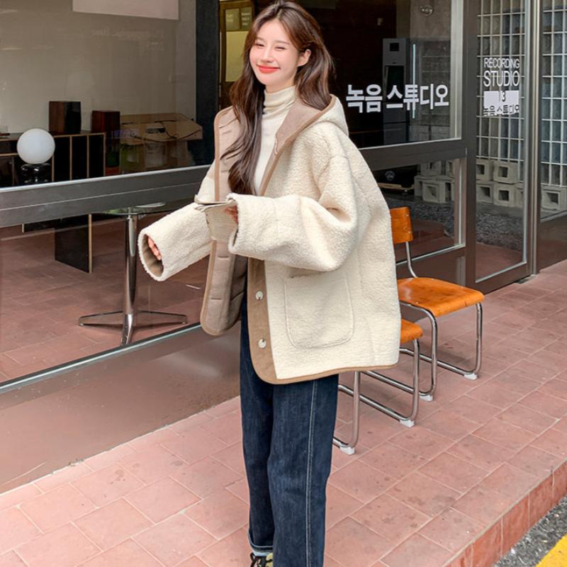 フード付きラムウールボアコート