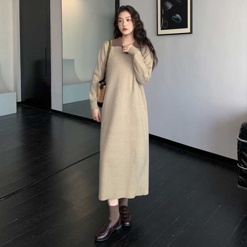 襟付きVネックロングニットワンピース