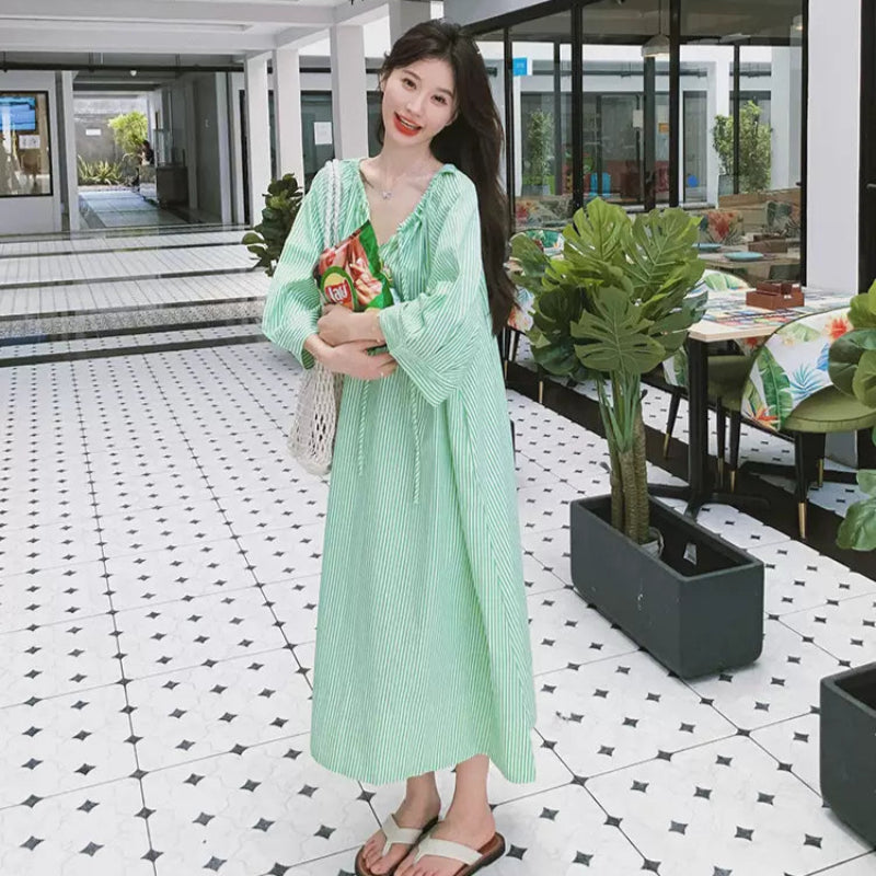 グリーンストライプシャツワンピース（緑）春/夏 ゆったりシルエットの