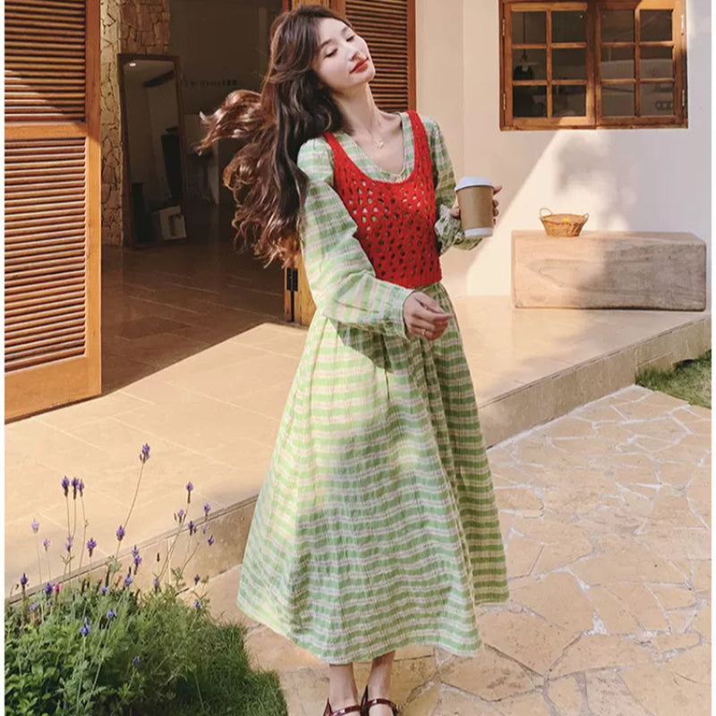 レースベスト×グリーンチェックワンピース