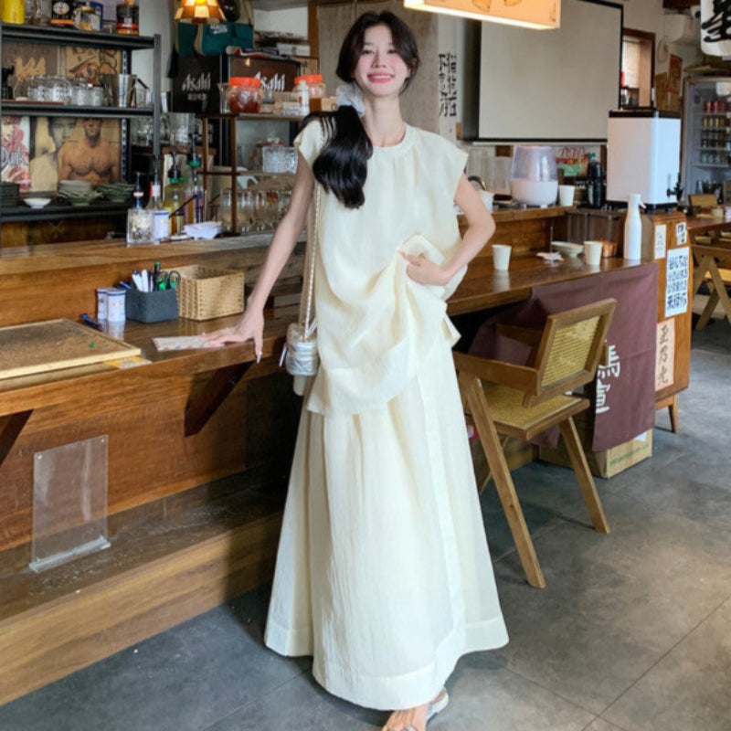 ノースリーブカットソー×ロングスカートスーツ