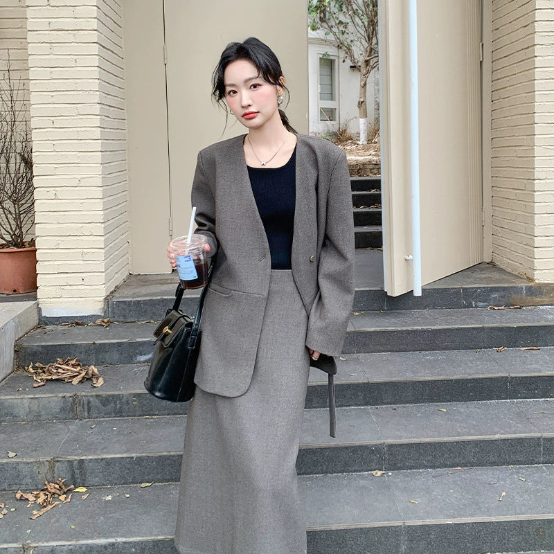 ノーカラーモードスカートスーツ