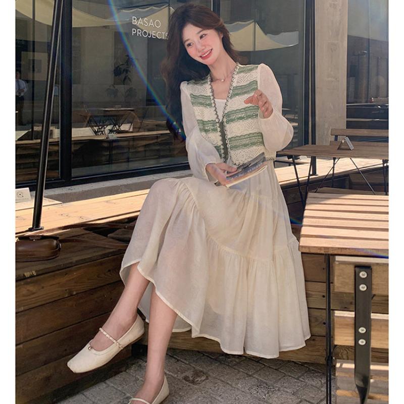 グリーンボーダーカーディガン×キャミソールワンピース