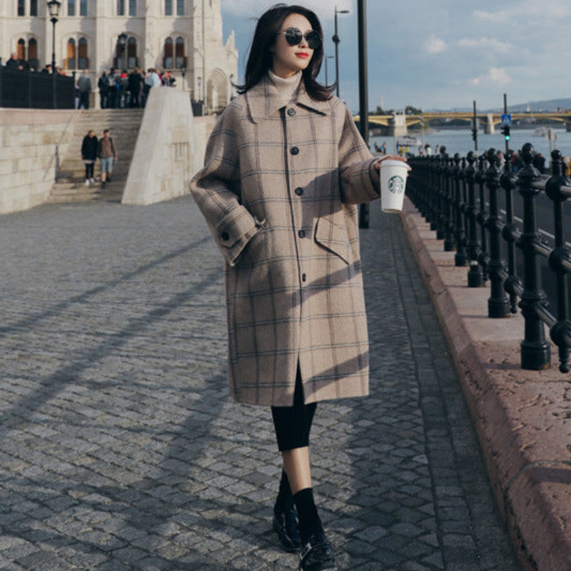 モードチェックミドル丈コート