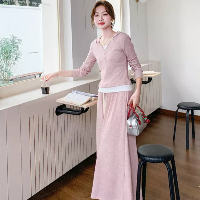 スウェットパーカー×スカートセットアップ