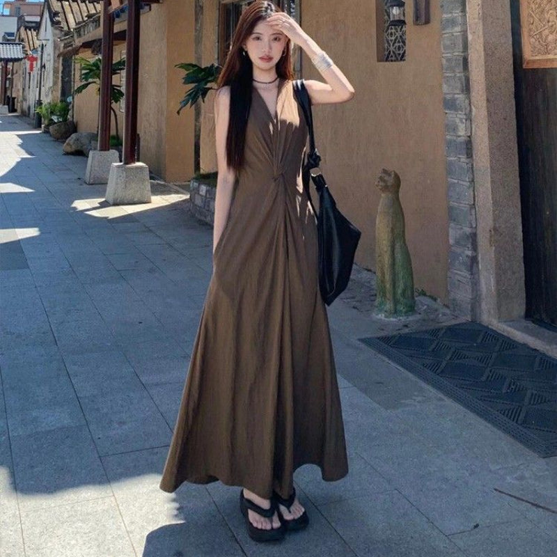 ウエストマークノースリーブワンピース （茶） 夏 大人の女性らしさを