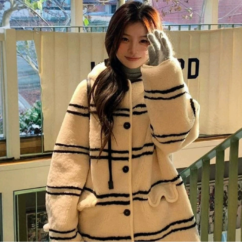 フード付きボーダーボアハーフコート