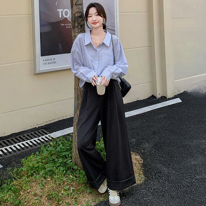 バックタックシャツ×ワイドスラックス