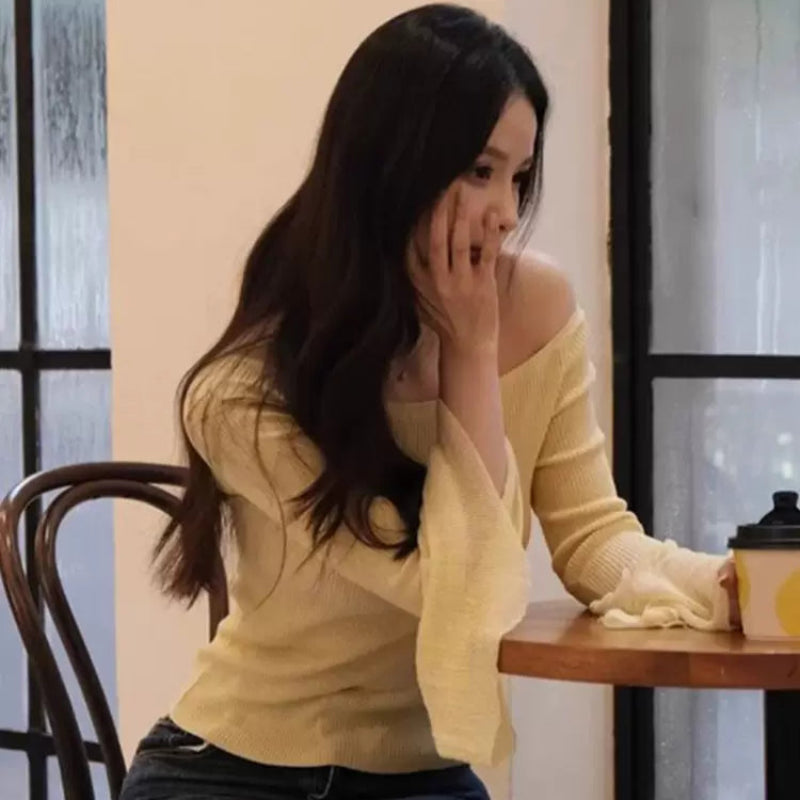 オフショルダーベルスリーブトップス