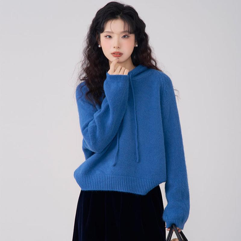 ロイヤルブループルオーバーニット