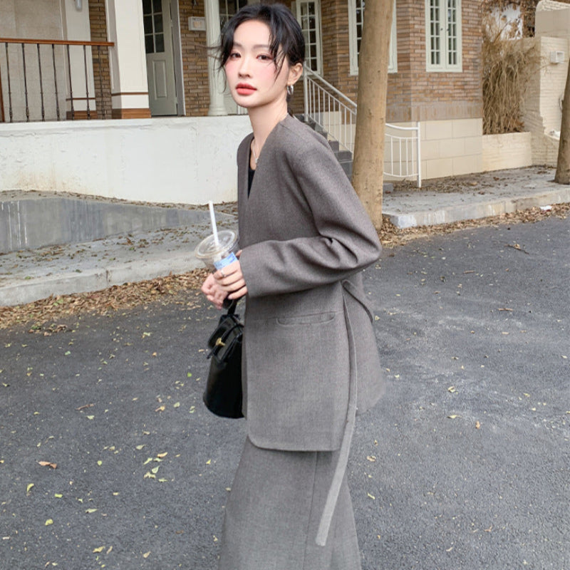 ノーカラーモードスカートスーツ