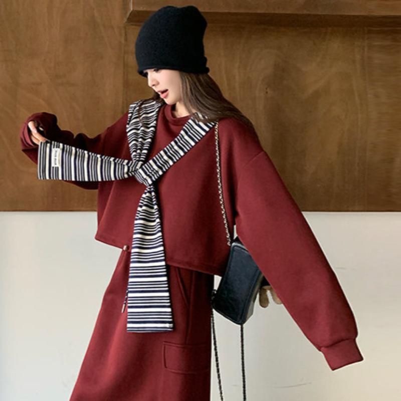 マフラーキャップ×ロゴトレーナー×スカート3点セット(2colors)