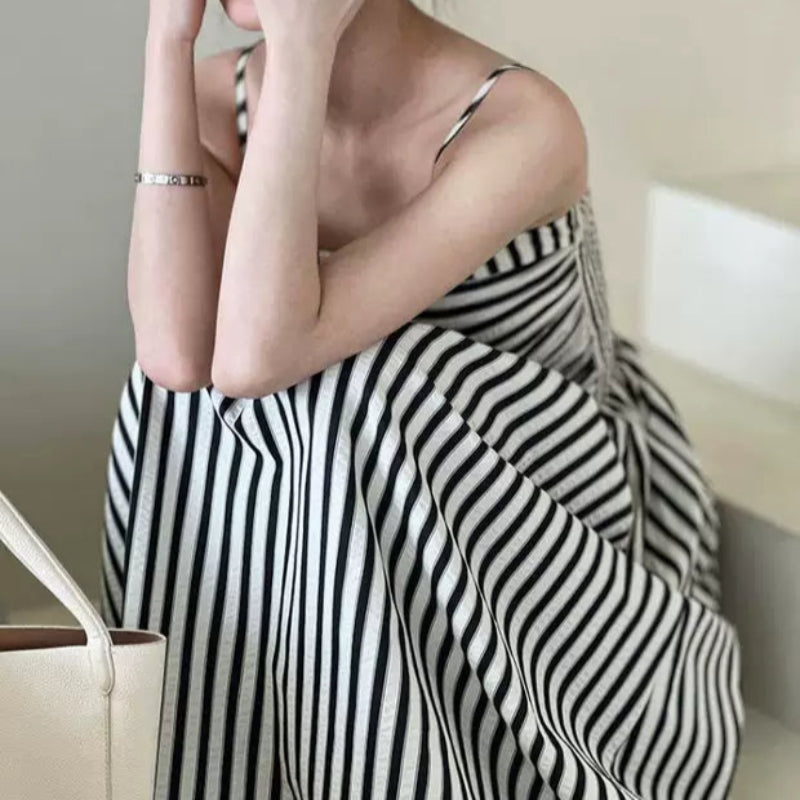 モノトーンストライプキャミソールワンピース