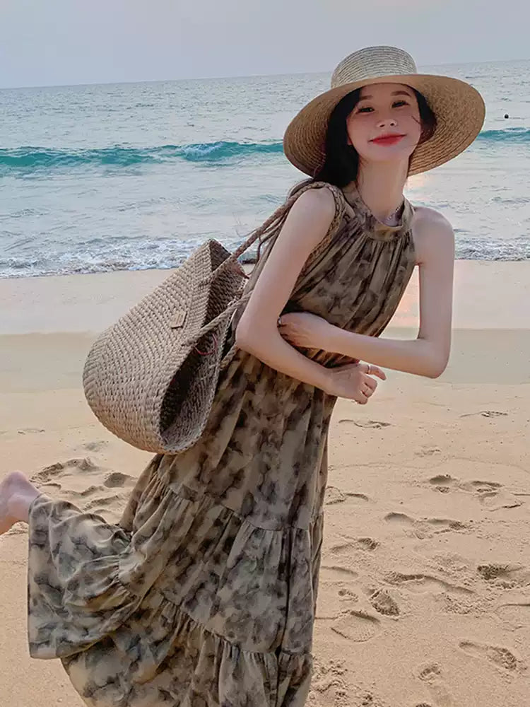 ホルターネックフラワーワンピース