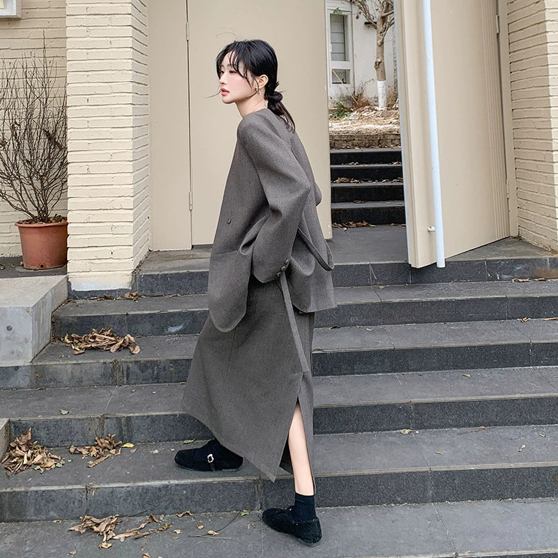 ノーカラーモードスカートスーツ