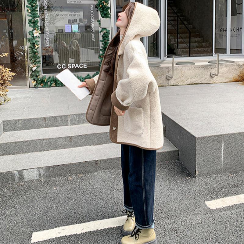 フード付きラムウールボアコート