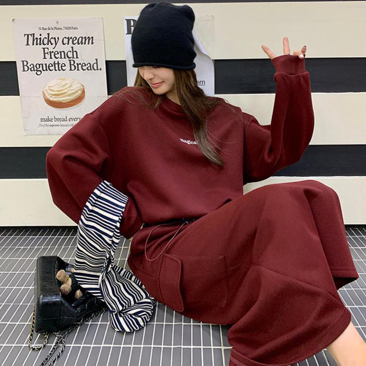 マフラーキャップ×ロゴトレーナー×スカート3点セット(2colors)