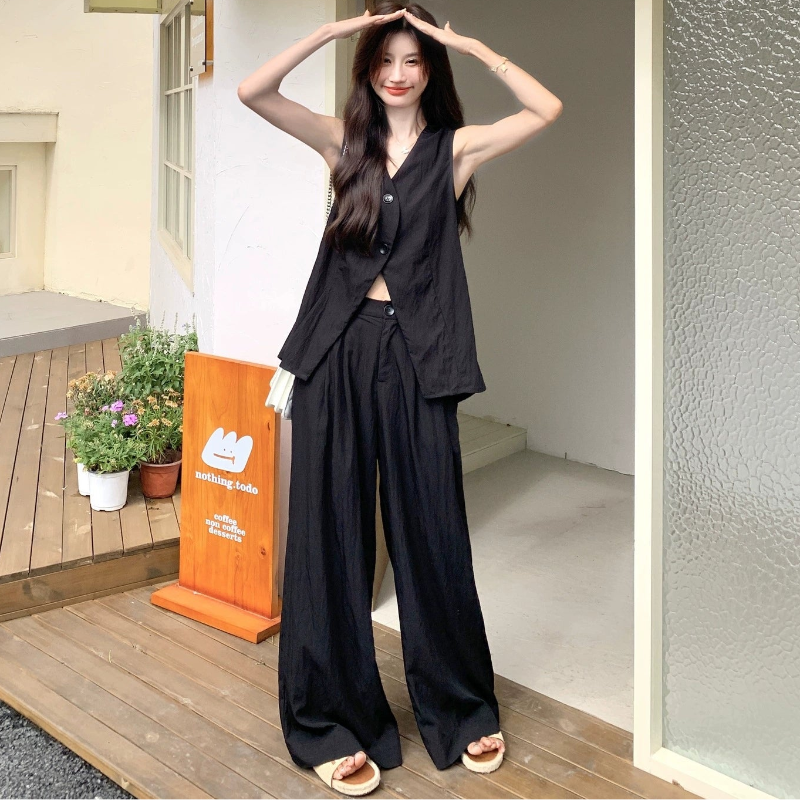 バックデザインベスト×ワイドパンツセット