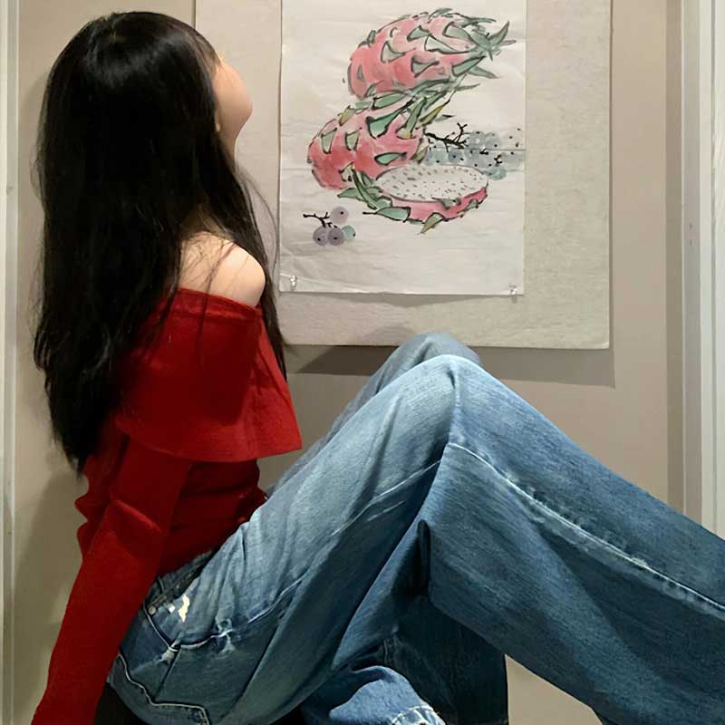 レッドオフショルダーニット