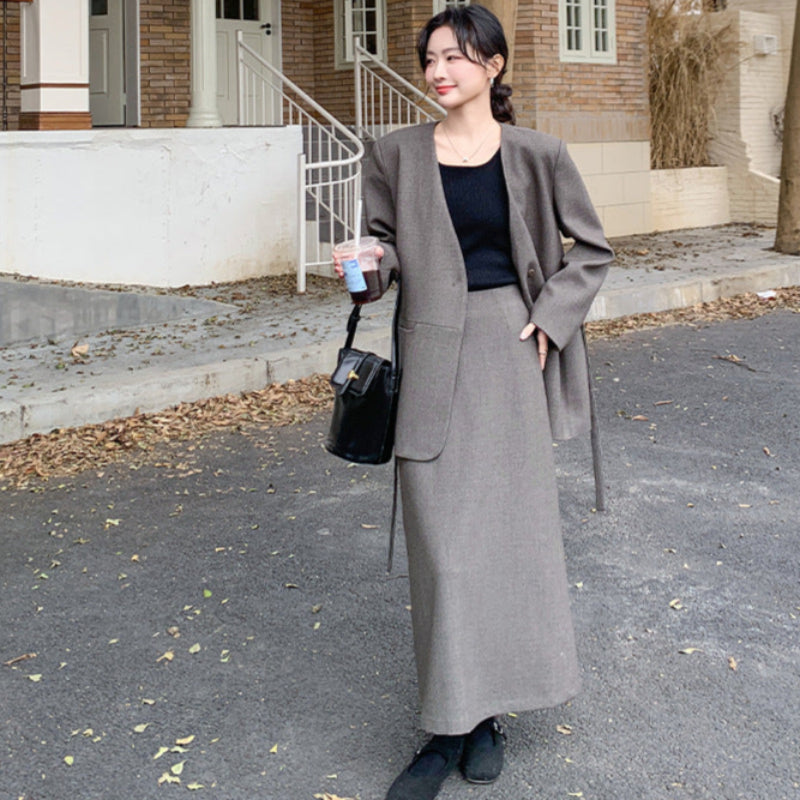 ノーカラーモードスカートスーツ